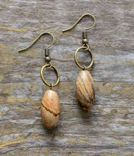 Charger l&#39;image dans la galerie, Boucle d&#39;oreille olive en jaspe