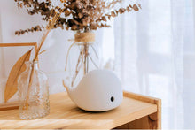 Charger l&#39;image dans la galerie, Lampe veilleuse Lily la Baleine