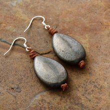 Charger l&#39;image dans la galerie, Boucles d&#39;oreille goutte en pyrite